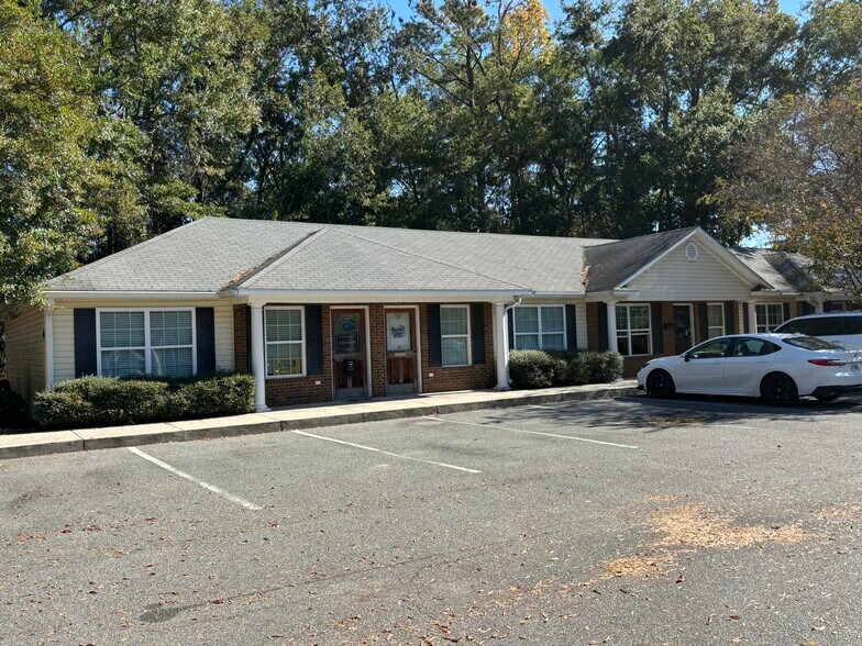 415 Cowart Ave, Valdosta, GA à vendre - Photo du bâtiment - Image 2 de 10
