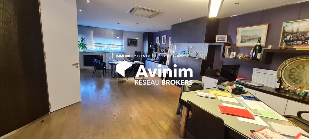 Office in Lisieux for sale - Interior Photo - Image 2 of 5