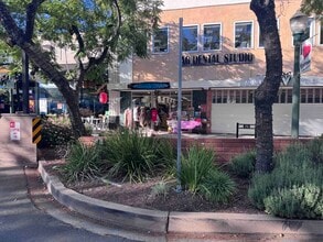 2251-2259 Honolulu Ave, Montrose, CA à louer Photo intérieure- Image 1 de 25