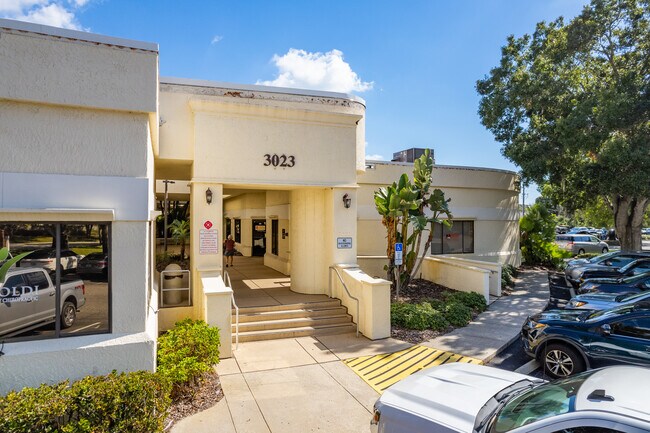 Plus de détails pour 3023 Eastland Blvd, Clearwater, FL - Bureau à vendre