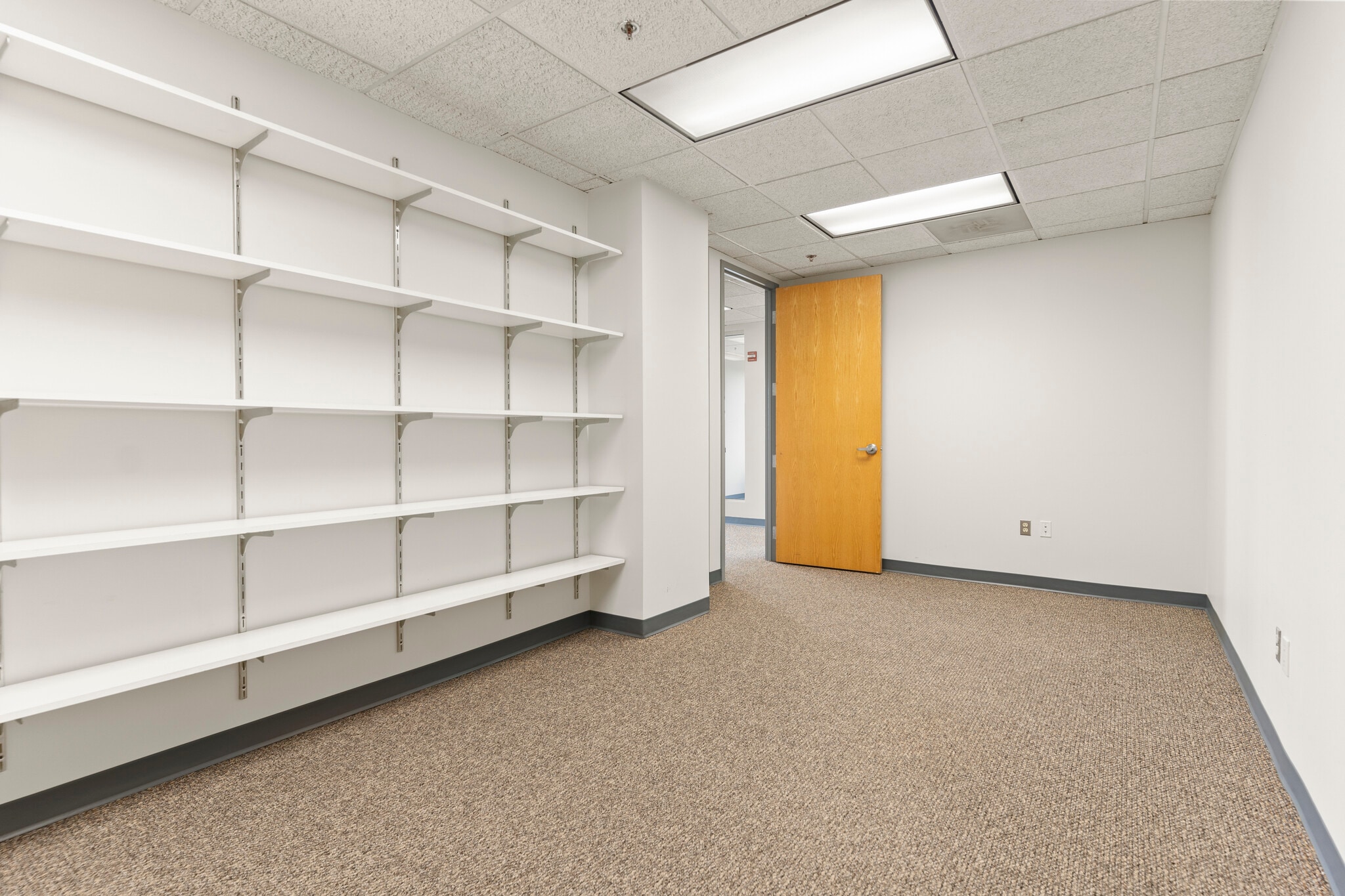 12355 Sunrise Valley Dr, Reston, VA for lease Interior Photo- Image 1 of 6