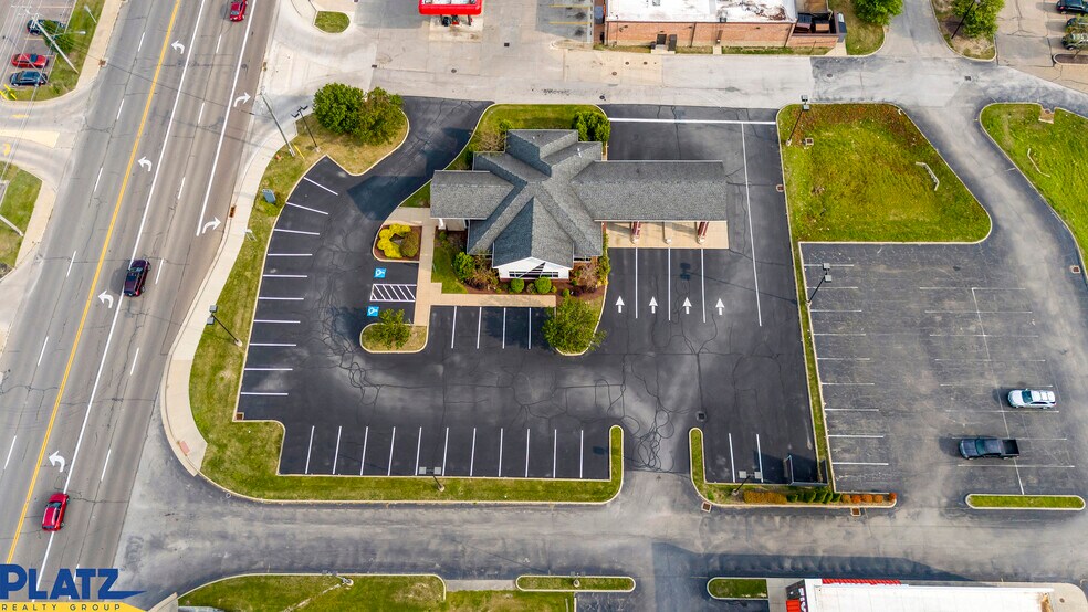 101 S Canfield Niles Rd, Youngstown, OH à louer - Photo du bâtiment - Image 3 de 18