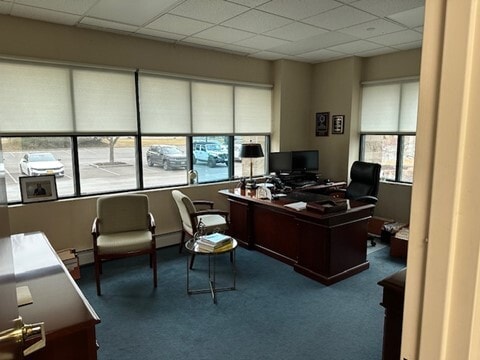 225 Old Country Rd, Melville, NY for lease - Interior Photo - Image 2 of 10