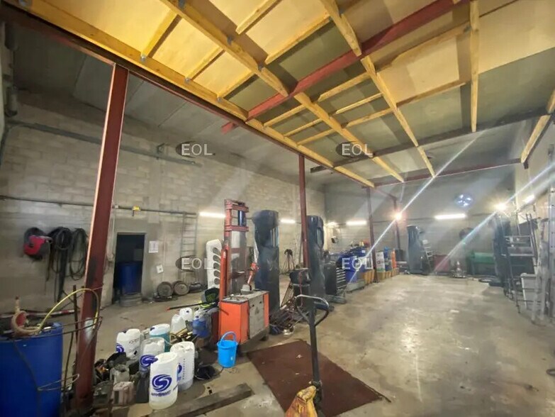 Industrial in Santeny for sale - Interior Photo - Image 1 of 16