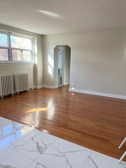 183 Maurice Dr, Oakville, ON à vendre - Photo du bâtiment - Image 3 de 11