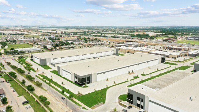 Plus de détails pour 4101 Northern Cross Blvd, Haltom City, TX - Industriel à louer