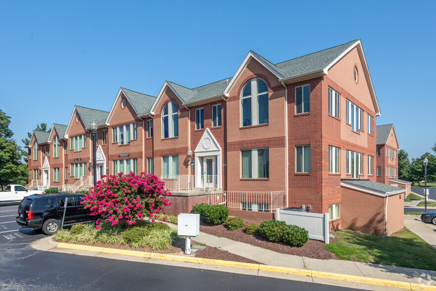 22648 Glenn Dr, Sterling, VA for sale - Primary Photo - Image 1 of 5