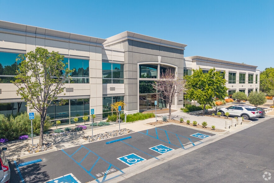 31111 Agoura Rd, Westlake Village, CA for lease - Building Photo - Image 2 of 16