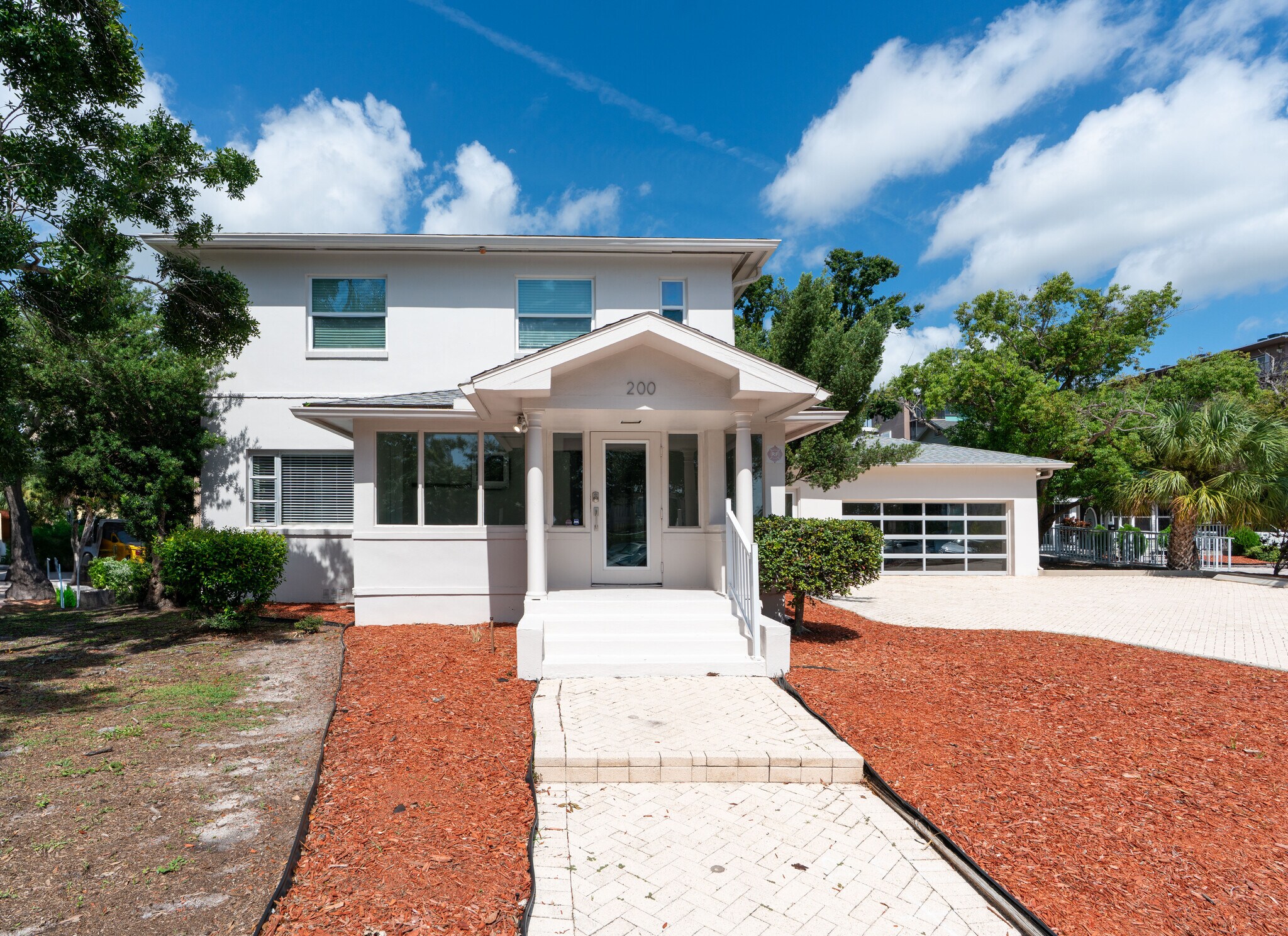 200 Mirror Lake Dr N, Saint Petersburg, FL à vendre Photo du bâtiment- Image 1 de 1