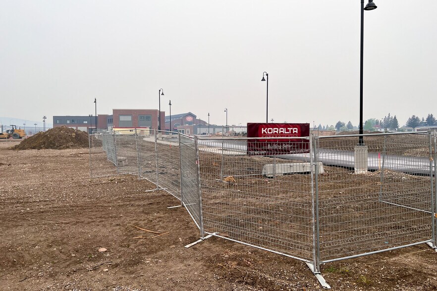 Greenwich Dr NW, Calgary, AB à louer - Photo de construction - Image 2 de 7