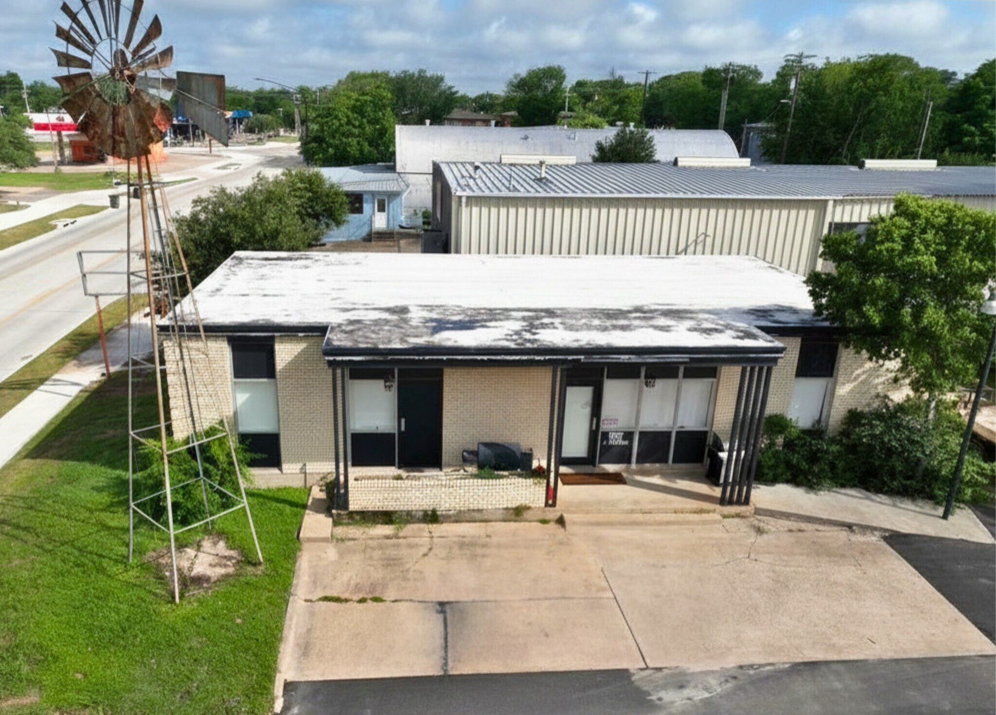2117 S College Ave, Bryan, TX à louer Photo du bâtiment- Image 1 de 5