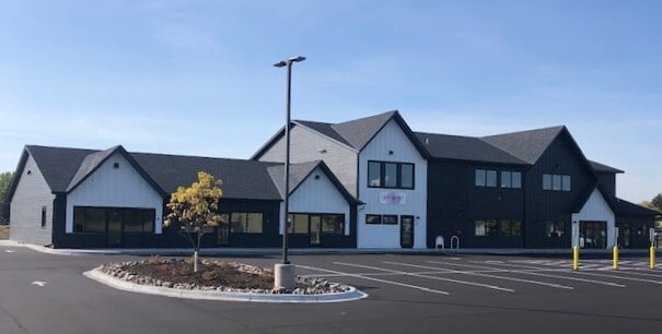 291 NE 5th Ave, Isanti, MN for sale - Primary Photo - Image 1 of 5