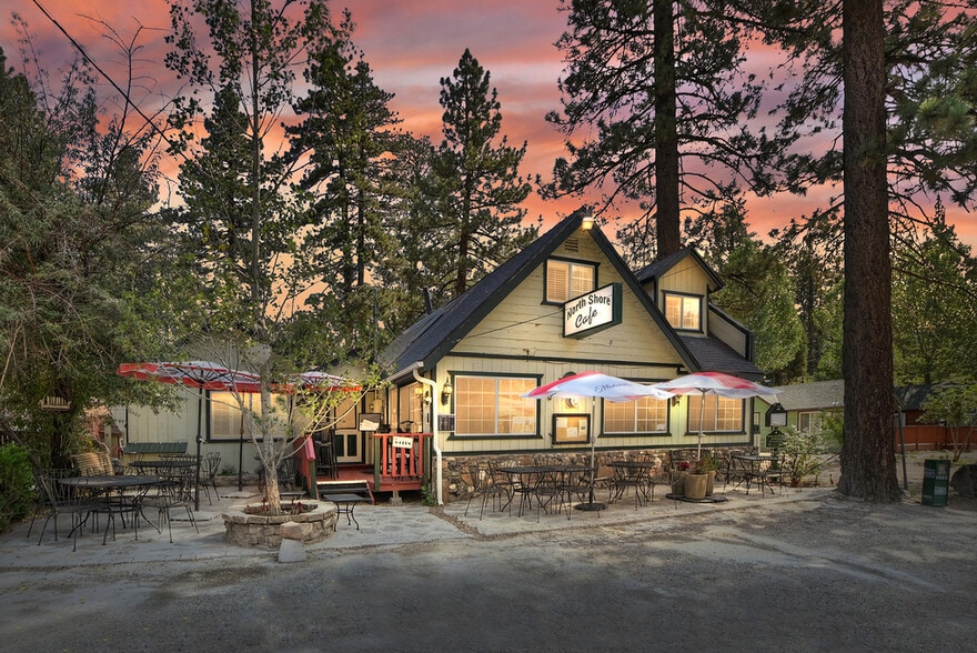 39226 N Shore Dr, Fawnskin, CA à vendre - Photo principale - Image 1 de 87