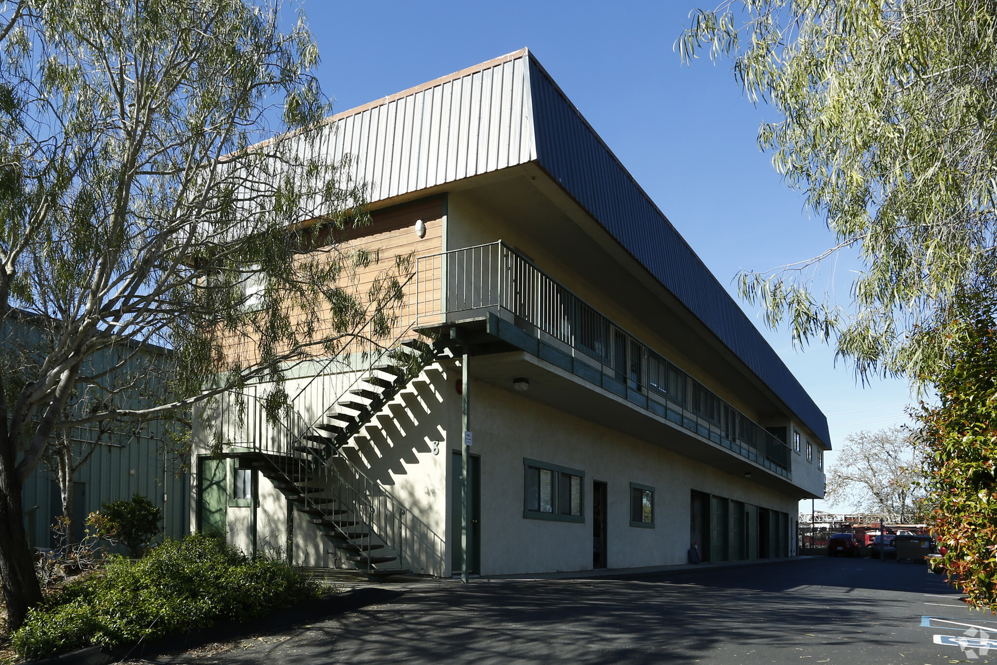 8 Hangar Way, Watsonville, CA for sale Primary Photo- Image 1 of 1