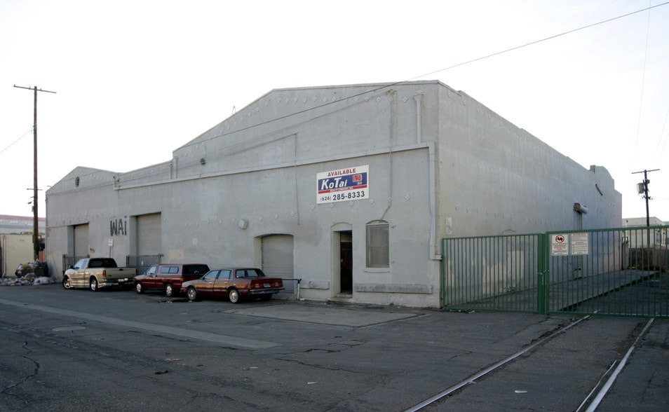 2416-2424 Hunter St, Los Angeles, CA à louer - Photo du bâtiment - Image 3 de 5