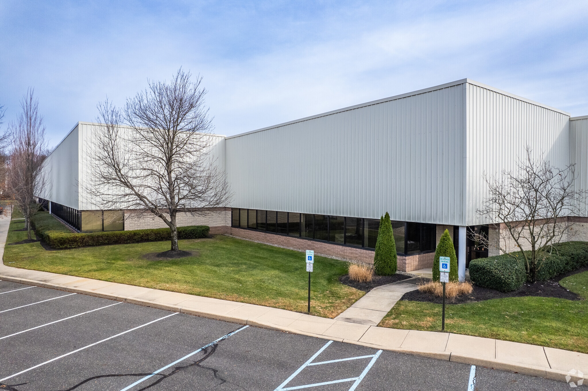 500 Richards Run, Burlington, NJ for lease Primary Photo- Image 1 of 6