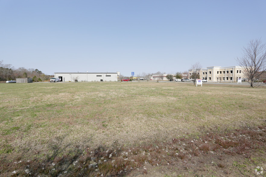 110 Currituck Commercial Dr, Moyock, NC for sale - Primary Photo - Image 1 of 1