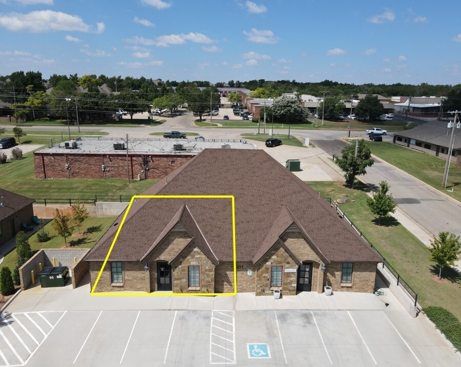 517 Liberty Ln, Edmond, OK for lease Primary Photo- Image 1 of 21