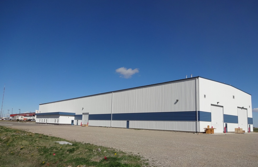 3675 Giffen Rd N, Lethbridge, AB for sale Primary Photo- Image 1 of 1