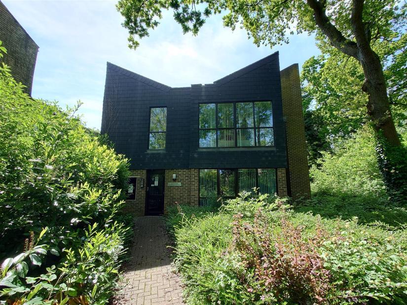 Ash Rd, New Ash Green à louer Photo du bâtiment- Image 1 de 5