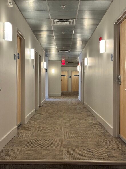 86 Saint Paul St, Burlington, VT for lease - Building Photo - Image 2 of 8