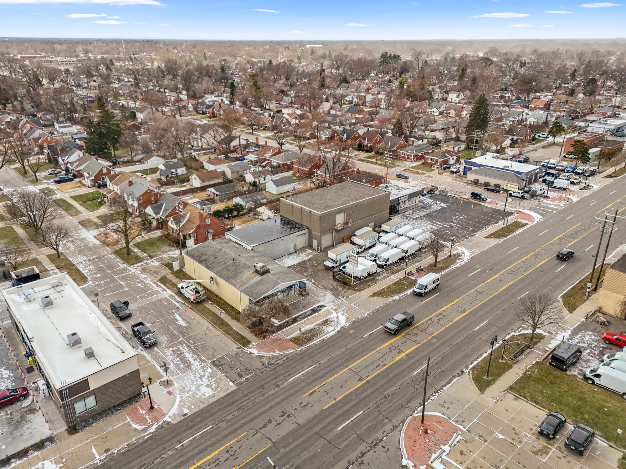 24101 W Warren St, Dearborn Heights, MI for sale Primary Photo- Image 1 of 45