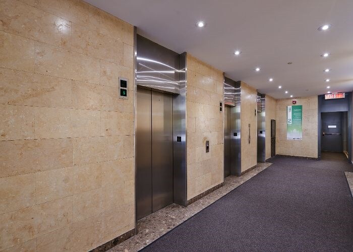 50 Queen St N, Kitchener, ON à louer - Photo intérieure - Image 3 de 10