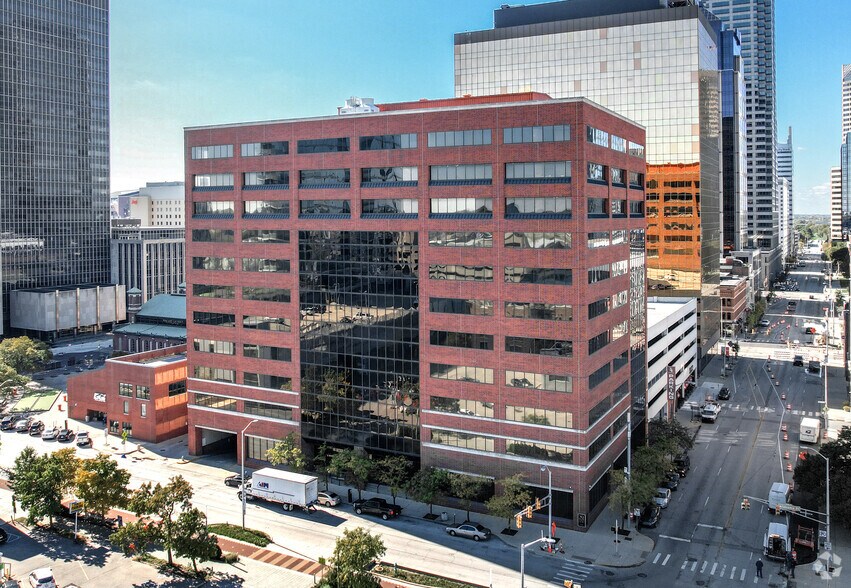 251 E Ohio St, Indianapolis, IN à louer - Photo du bâtiment - Image 1 de 3