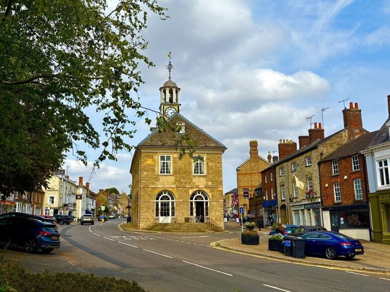 Market Pl, Brackley for lease - Building Photo - Image 2 of 8