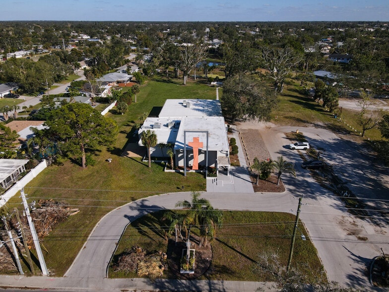 3005 S Tuttle Ave, Sarasota, FL for sale - Building Photo - Image 2 of 37