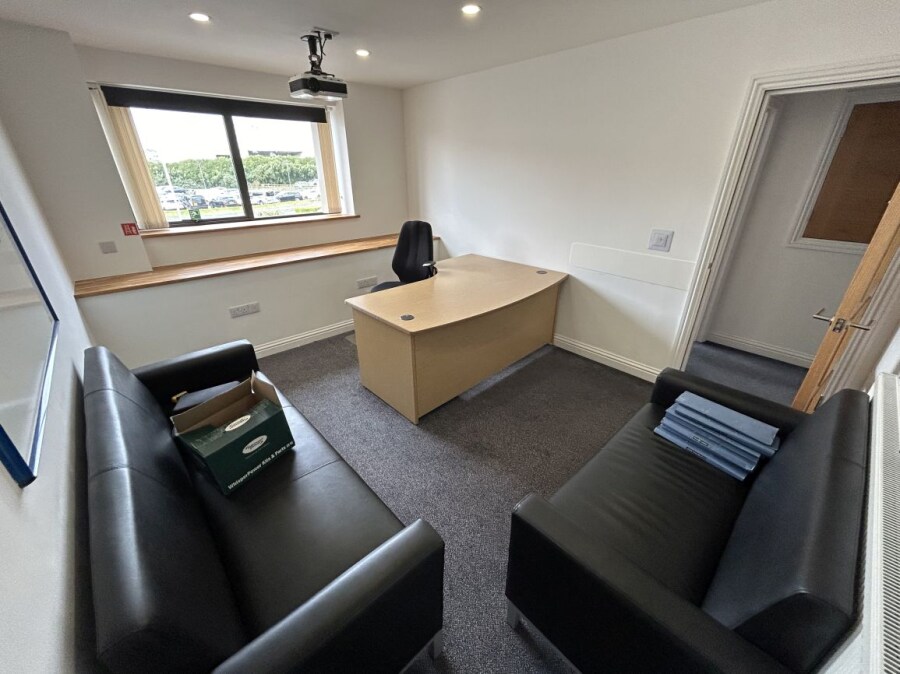 Apollo Ct, Plymouth, DEV PL4 0SJ - Unit C2 -  - Interior Photo - Image 2 of 12