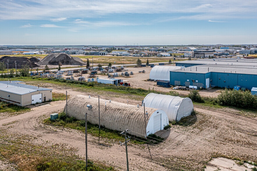 1512 5 St, Nisku, AB à louer - Aérien - Image 2 de 7