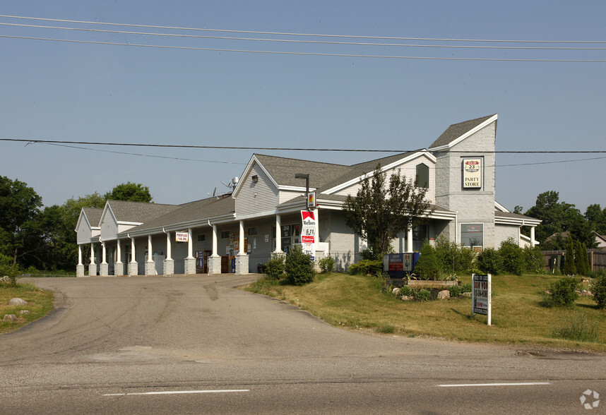 2848 S Old US Highway 23, Brighton, MI à vendre - Photo principale - Image 1 de 1