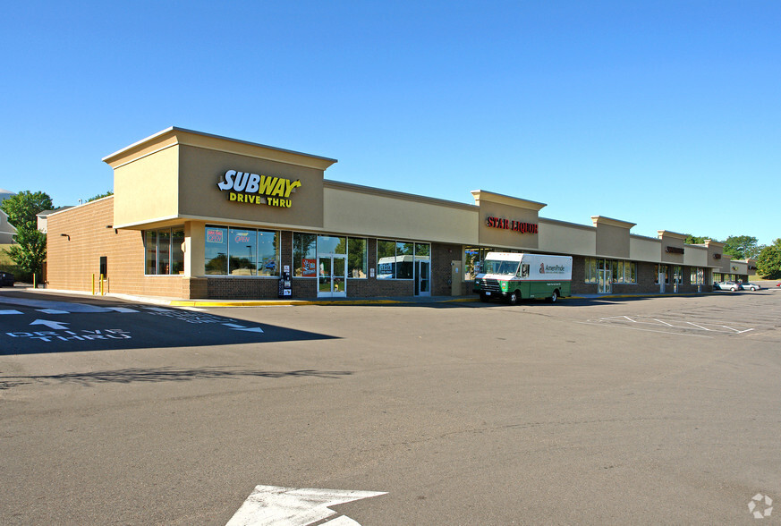 2670-2730 E County E Rd, White Bear Lake, MN for lease - Primary Photo - Image 1 of 3