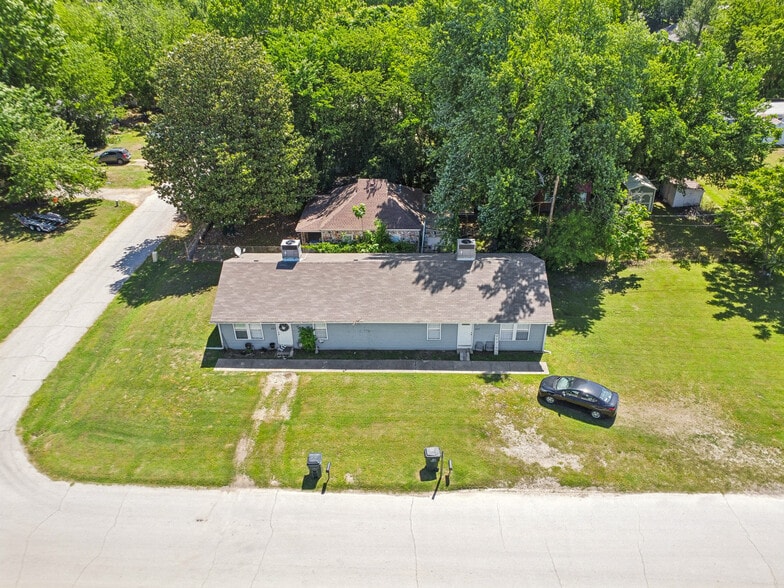 Portfolio of Collinsville Properties portfolio of 5 properties for sale on LoopNet.ca - Building Photo - Image 3 of 23