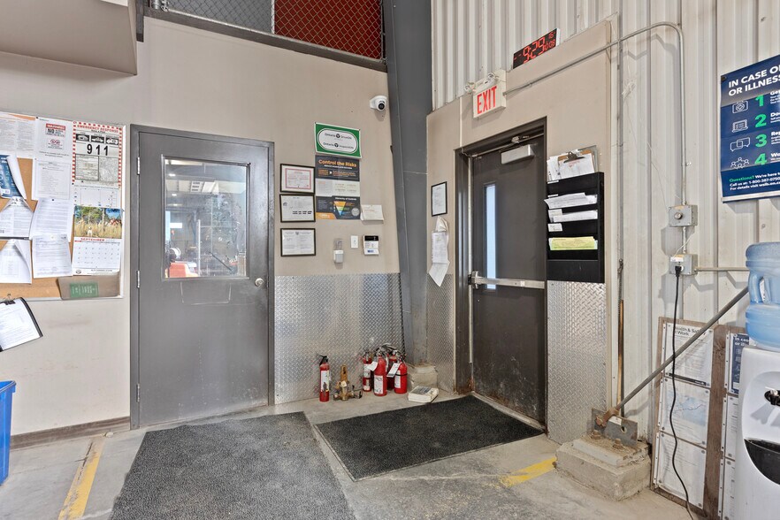 143 Walgreen Rd, Ottawa, ON for sale - Building Photo - Image 3 of 17