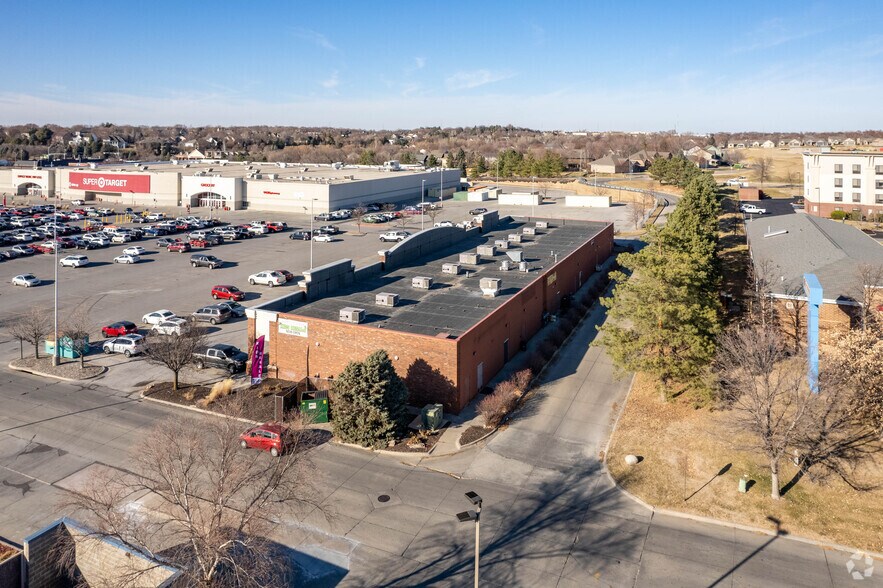 2551-2587 S 177th Plz, Omaha, NE à louer - Aérien - Image 3 de 6