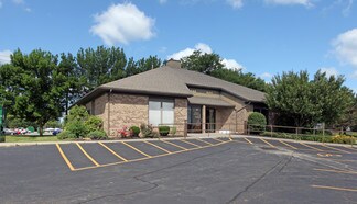 Plus de détails pour 440-448 White Spruce Blvd, Henrietta, NY - Bureau à vendre