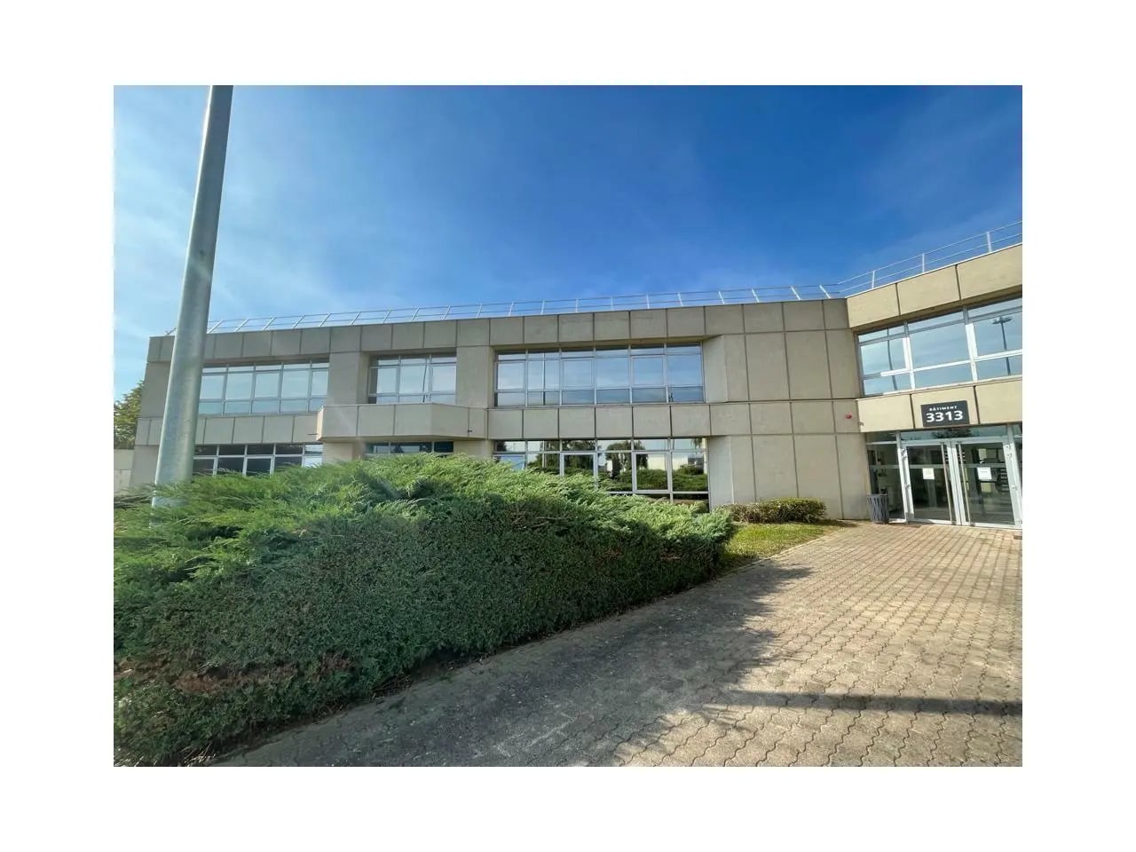 Office in Roissy-en-France for lease Building Photo- Image 1 of 7