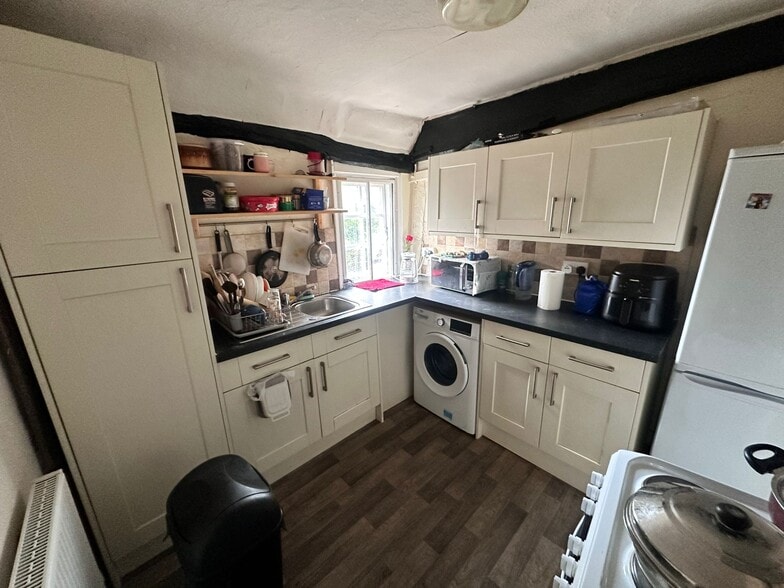 1-5 Hitchin St, Baldock for sale - Building Photo - Image 2 of 6
