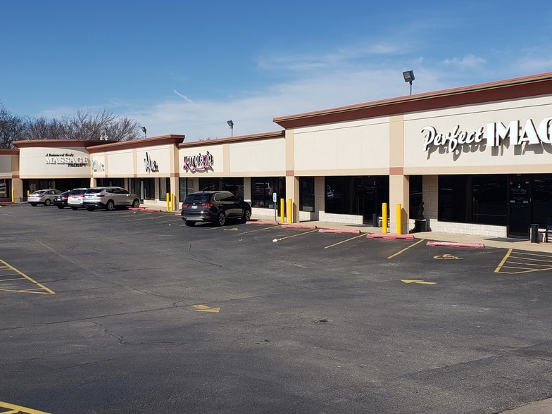 8400 S Western Ave, Oklahoma City, OK for lease - Building Photo - Image 2 of 10