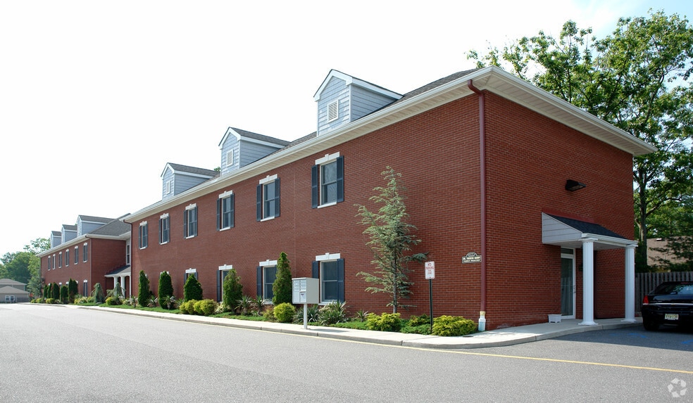 833 Lacey Rd, Forked River, NJ à louer - Photo du bâtiment - Image 3 de 4