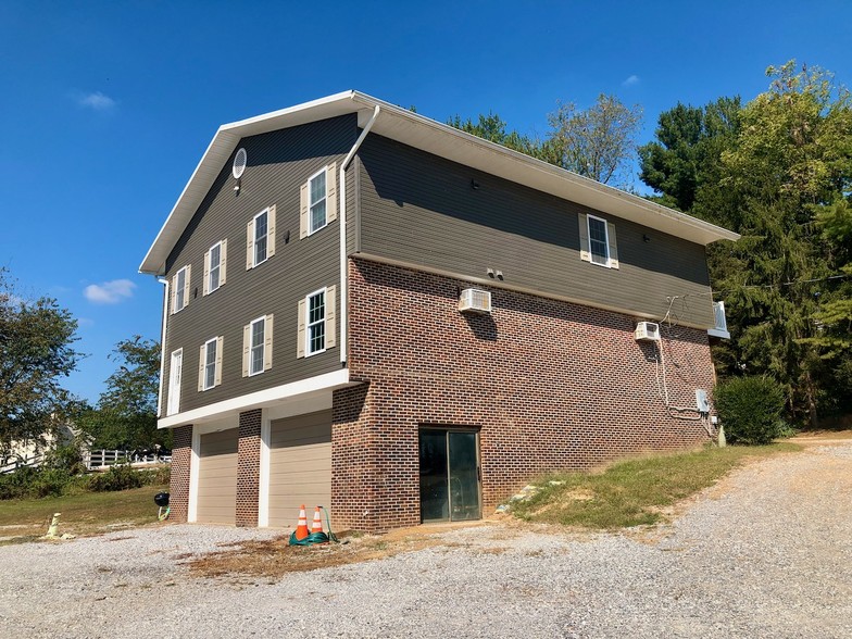 2437 Flag Marsh Rd, Mount Airy, MD for sale - Primary Photo - Image 1 of 1