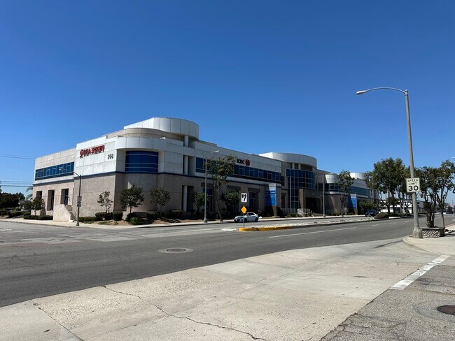 Plus de détails pour 388 E Valley Blvd, Alhambra, CA - Bureau à louer