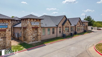 2214 Emery St, Denton, TX à louer Photo intérieure- Image 2 de 15