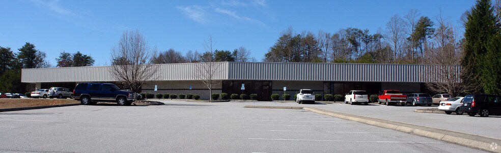 403 Hillcrest Dr, Easley, SC à vendre - Photo du bâtiment - Image 3 de 31