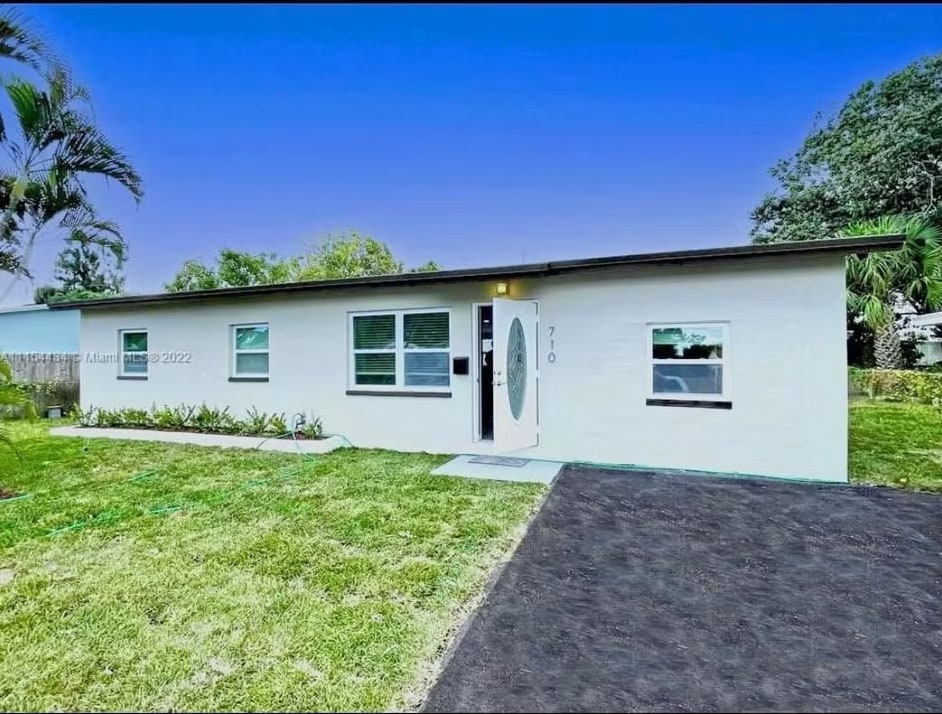 710 SW 9th St, Delray Beach, FL for sale Primary Photo- Image 1 of 2