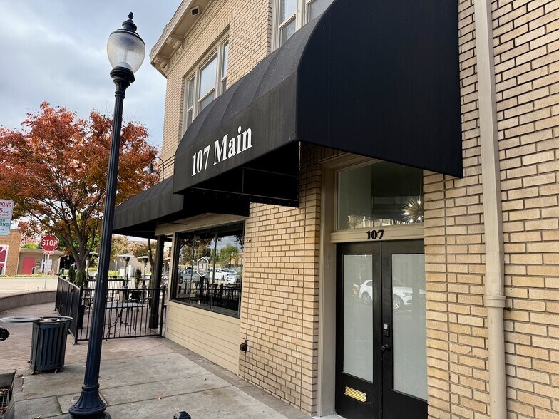 101-107 Main St, Roseville, CA à louer - Photo du bâtiment - Image 3 de 10