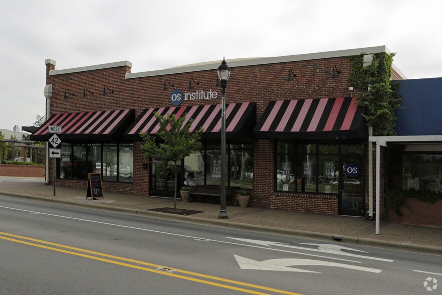 101 S Main St, Fuquay-Varina, NC à louer - Photo du bâtiment - Image 3 de 4