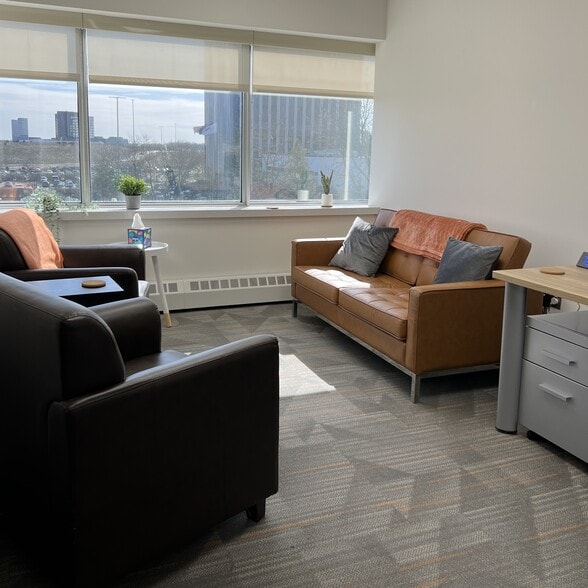 801 W Big Beaver Rd, Troy, MI for lease - Interior Photo - Image 3 of 25